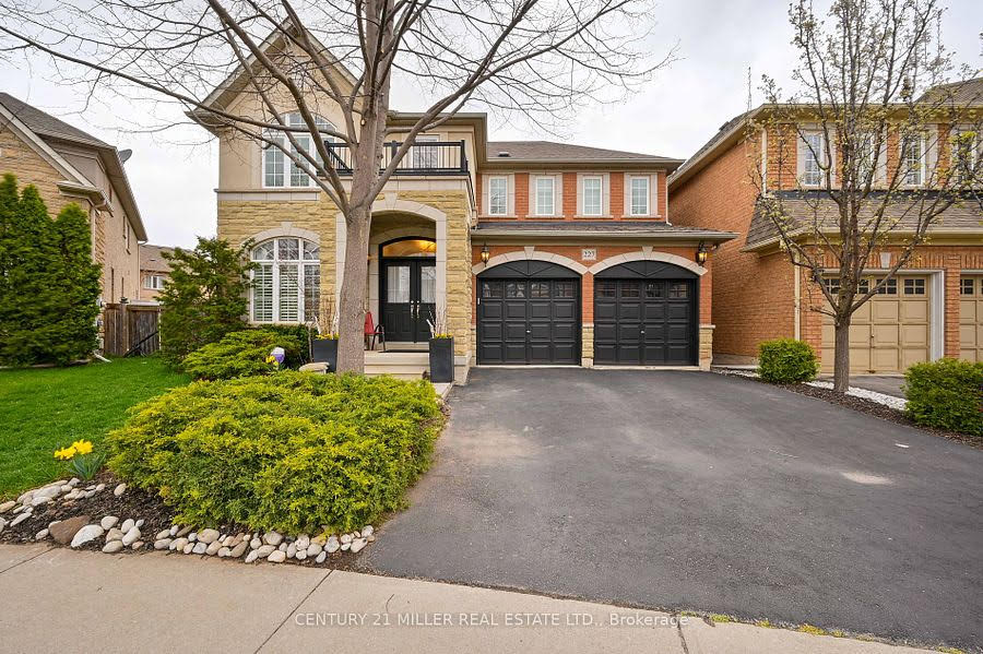 227 Beechtree Cres